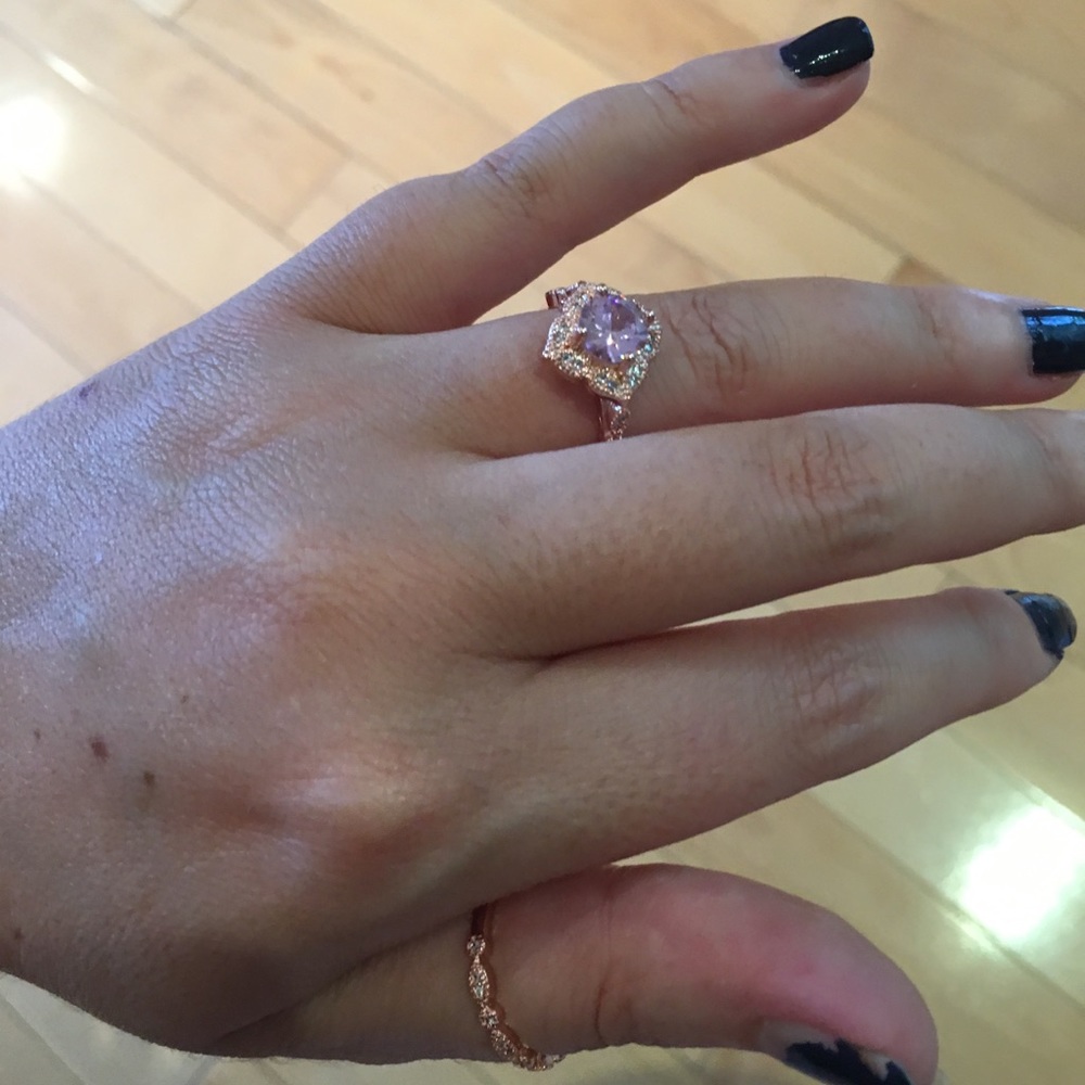 A beautiful set of rose gold rings❤️ - Picture 4 of 7